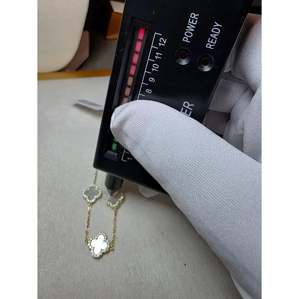 Mother of Pearl & 0.44ctw Moissanite Clover Bracelet | Gold over Silver (7-8
